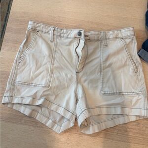 Universal Thread Cream Utility Patch-Pocket Shorts